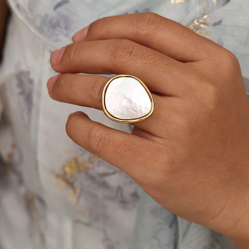 Sea Shell Ring Parelmoer Goud